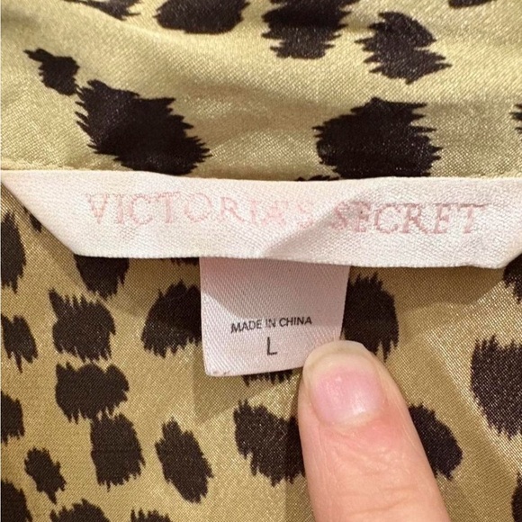 Victoria's Secret Satin Long Pajama Set Large Animal Print Cheetah Lounge Sleep - Picture 8 of 8